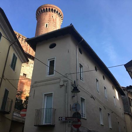 Domus Leydi Apartment Ivrea Bagian luar foto