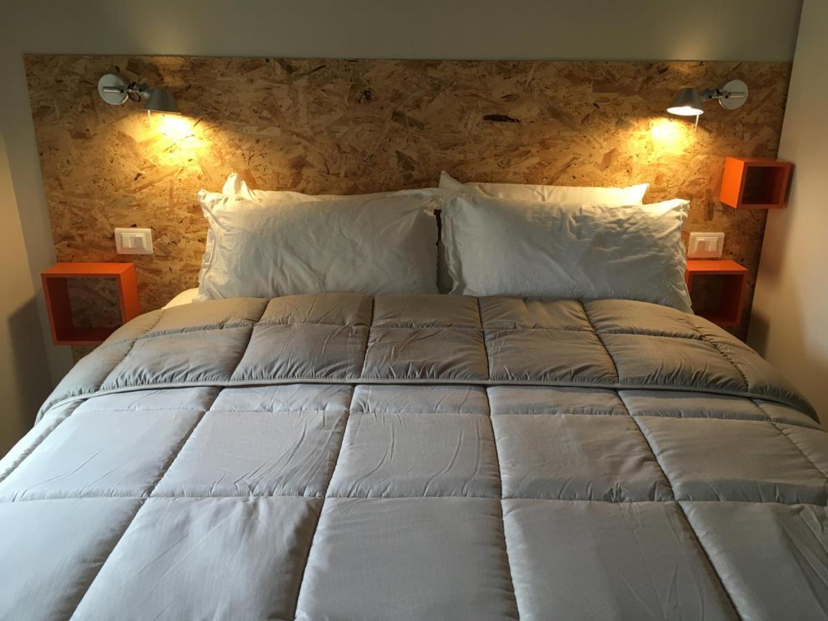 Domus Leydi Apartment Ivrea Bagian luar foto