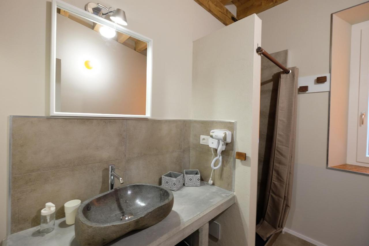 Domus Leydi Apartment Ivrea Bagian luar foto