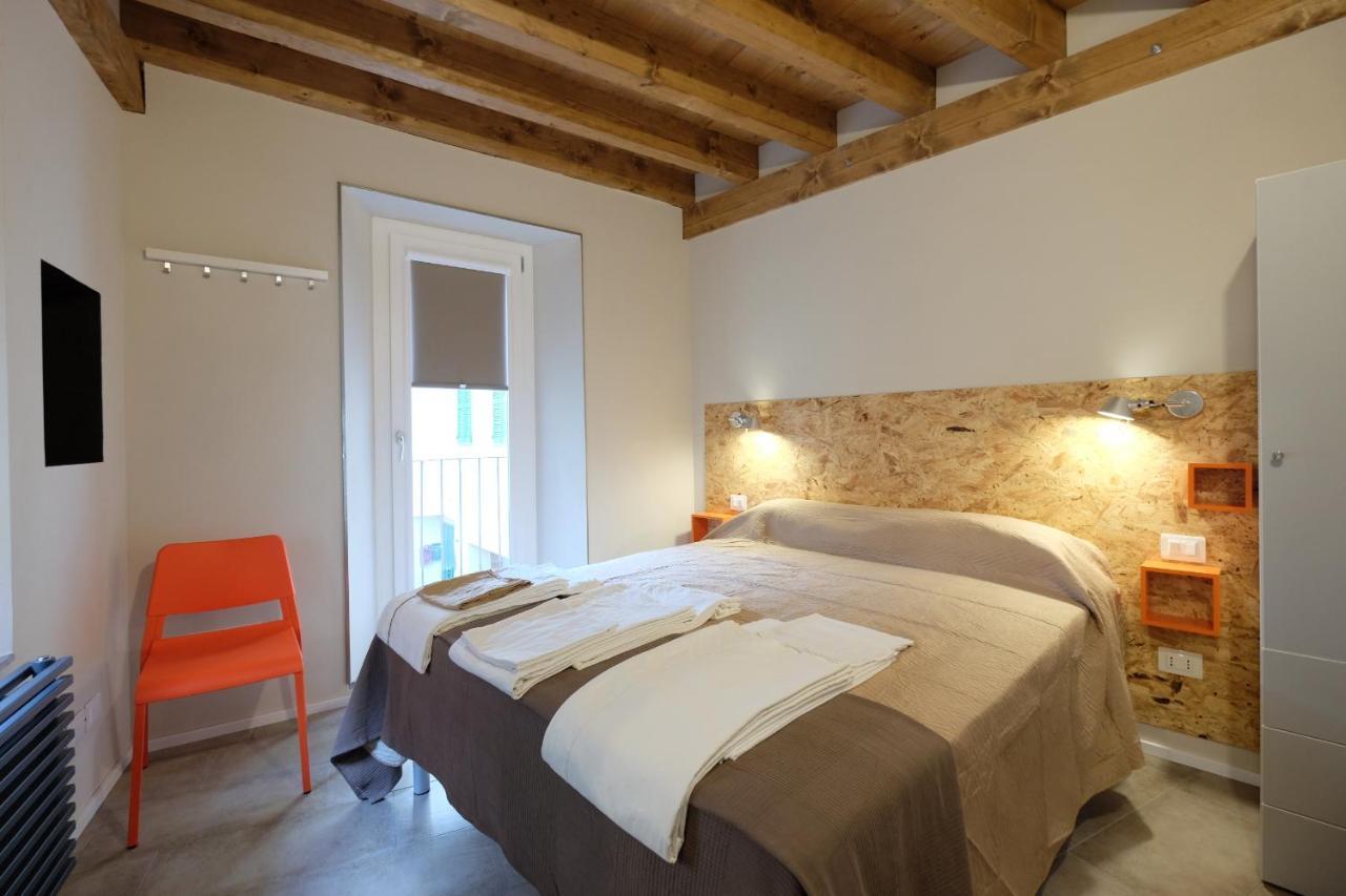 Domus Leydi Apartment Ivrea Bagian luar foto
