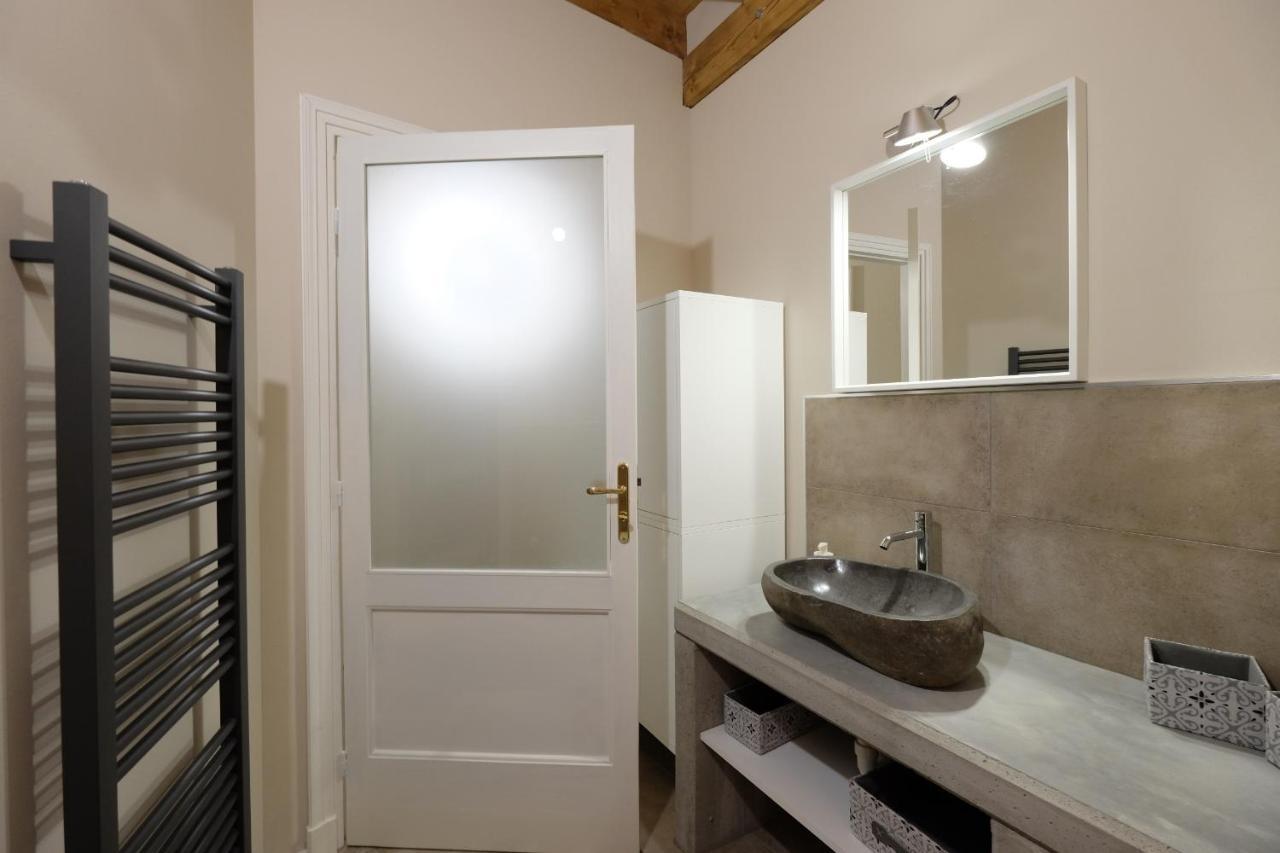 Domus Leydi Apartment Ivrea Bagian luar foto