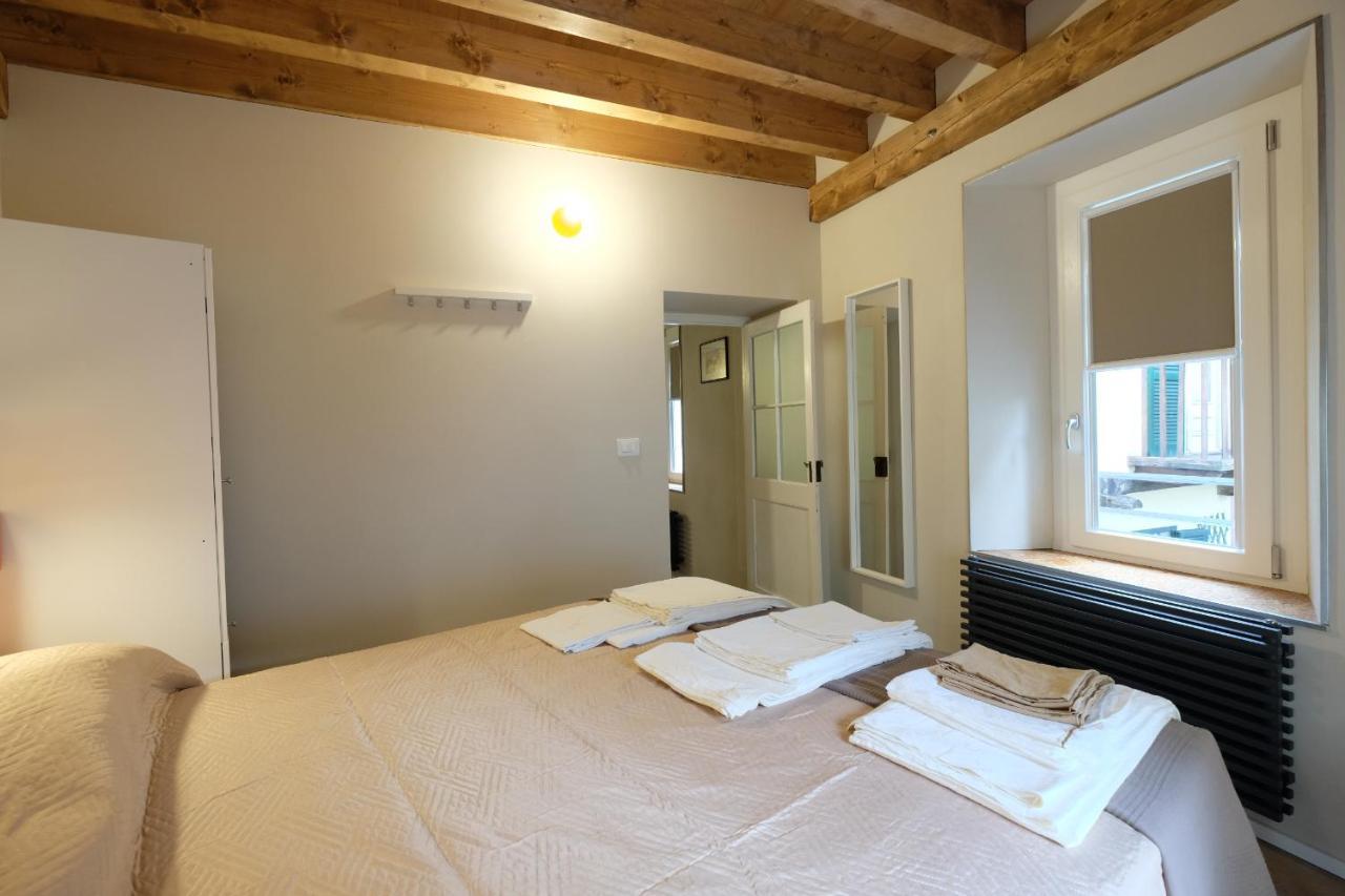 Domus Leydi Apartment Ivrea Bagian luar foto