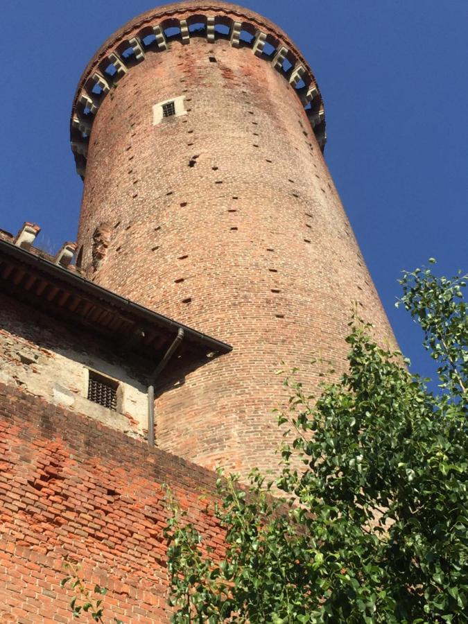 Domus Leydi Apartment Ivrea Bagian luar foto