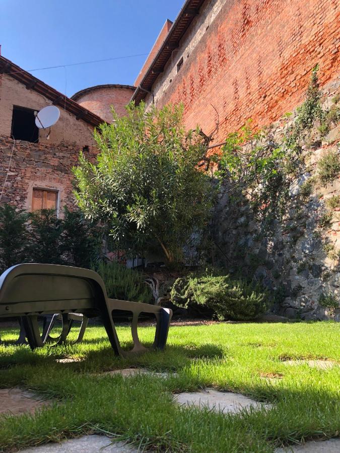 Domus Leydi Apartment Ivrea Bagian luar foto