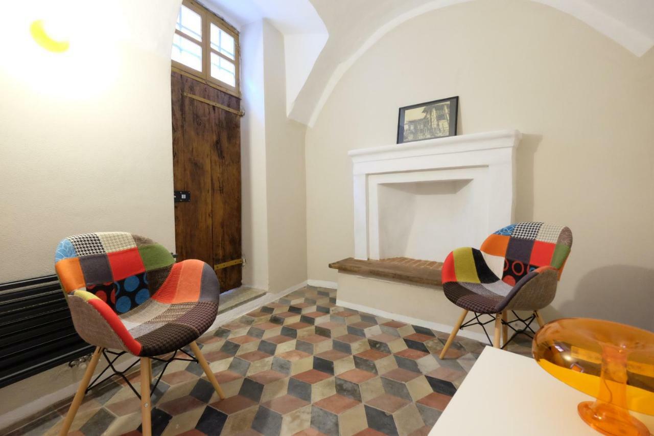 Domus Leydi Apartment Ivrea Bagian luar foto
