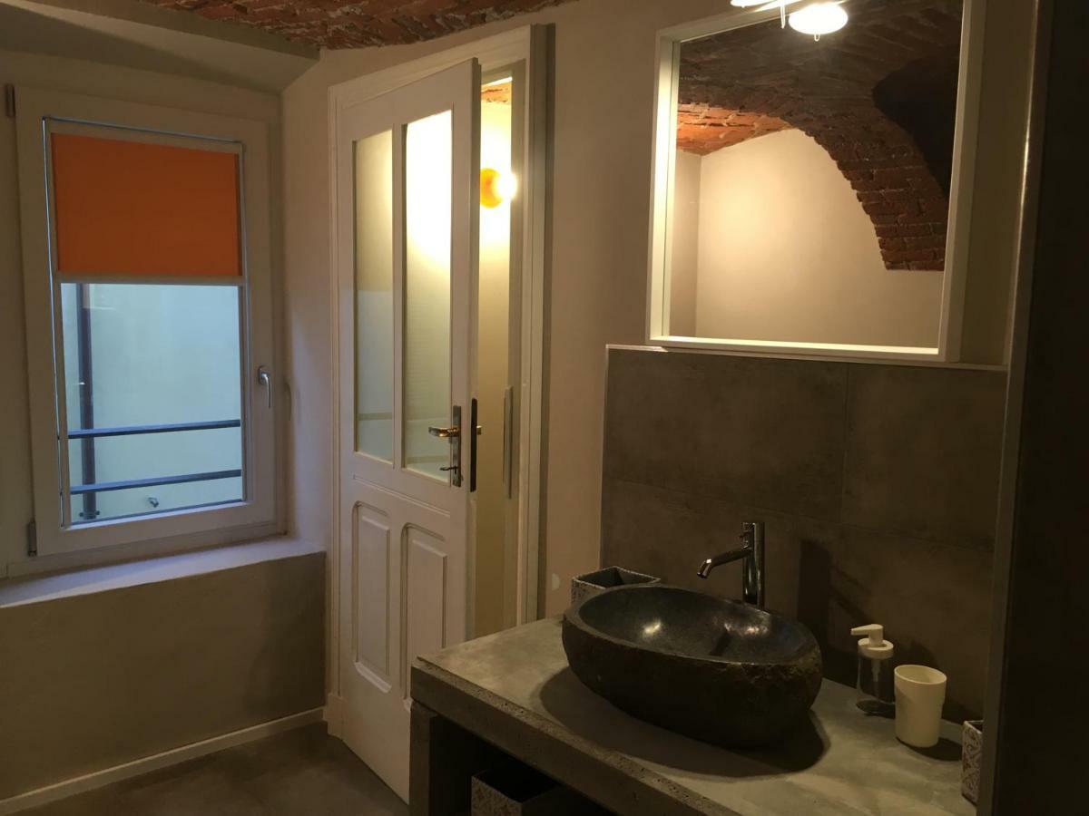 Domus Leydi Apartment Ivrea Bagian luar foto