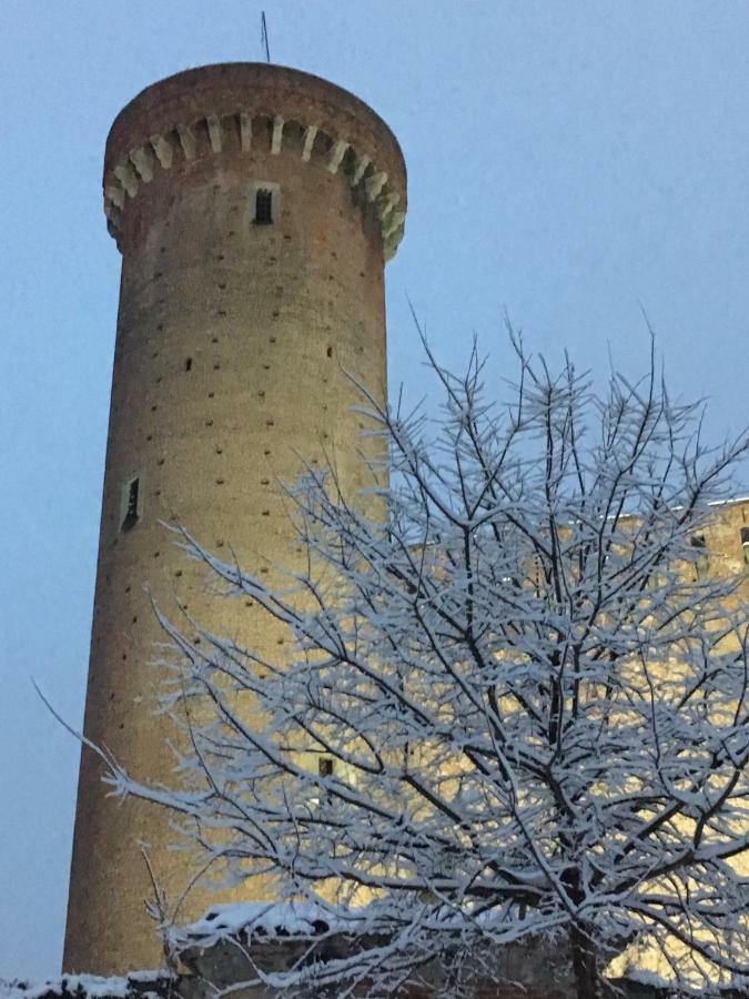 Domus Leydi Apartment Ivrea Bagian luar foto