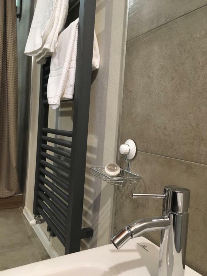 Domus Leydi Apartment Ivrea Bagian luar foto