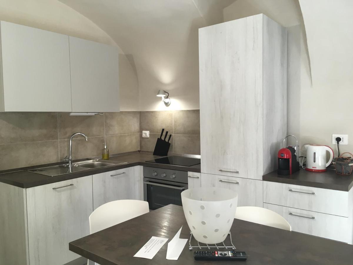 Domus Leydi Apartment Ivrea Bagian luar foto