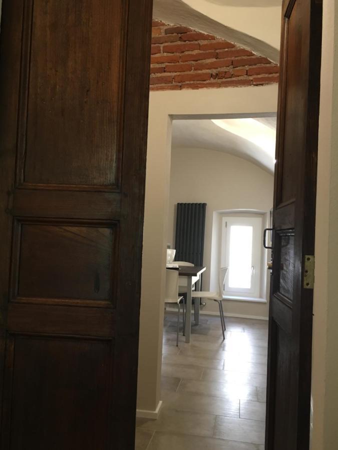 Domus Leydi Apartment Ivrea Bagian luar foto