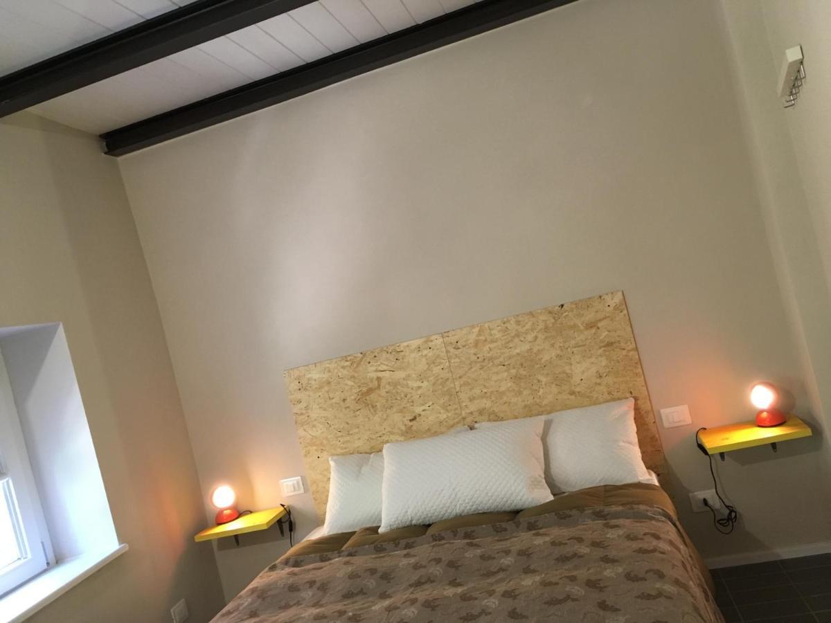 Domus Leydi Apartment Ivrea Bagian luar foto