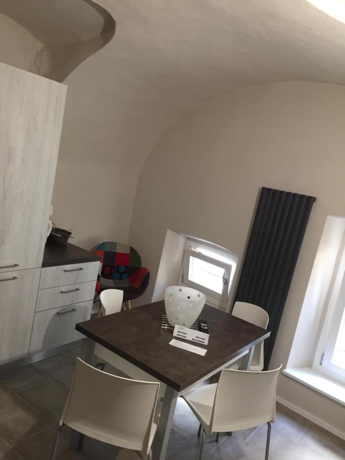 Domus Leydi Apartment Ivrea Bagian luar foto