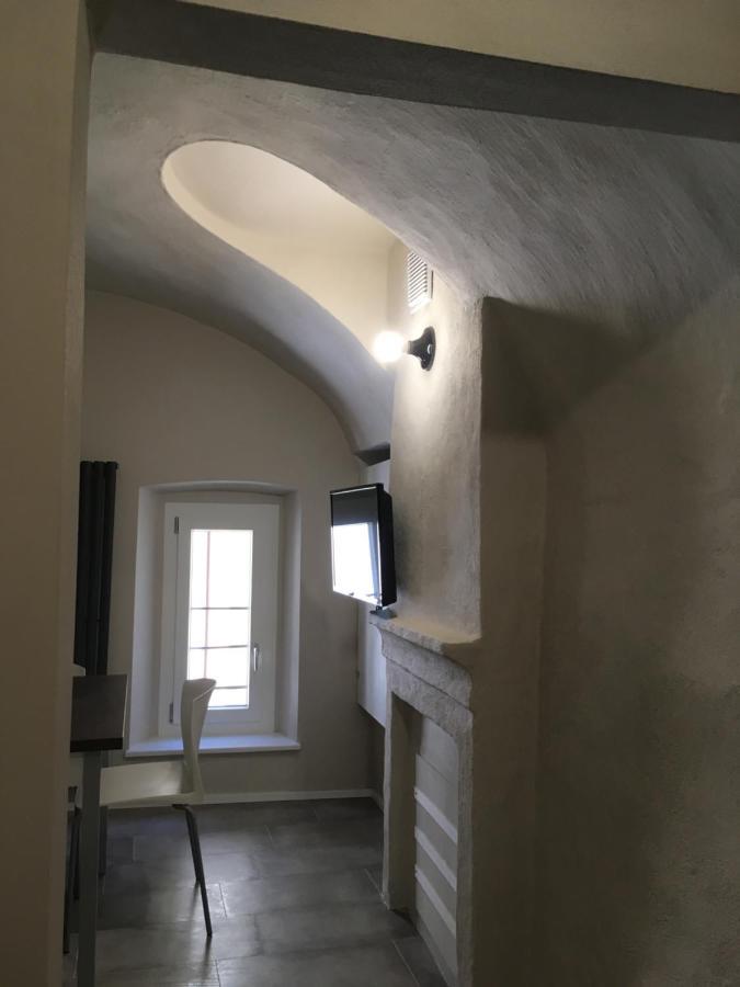 Domus Leydi Apartment Ivrea Bagian luar foto