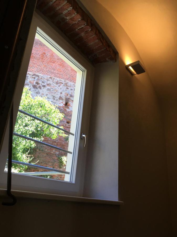 Domus Leydi Apartment Ivrea Bagian luar foto
