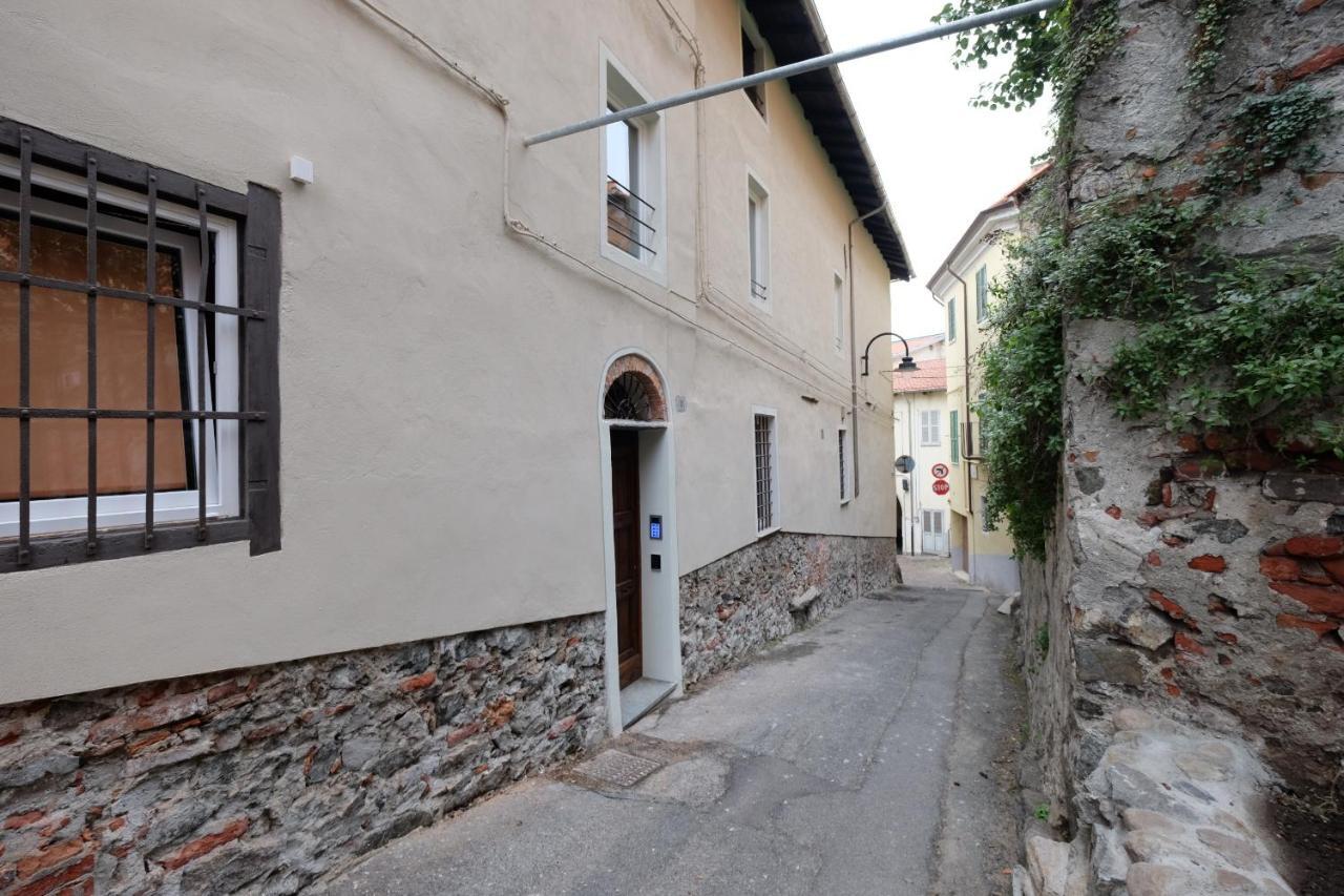 Domus Leydi Apartment Ivrea Bagian luar foto