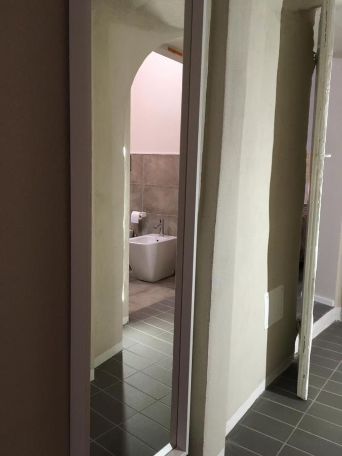 Domus Leydi Apartment Ivrea Bagian luar foto