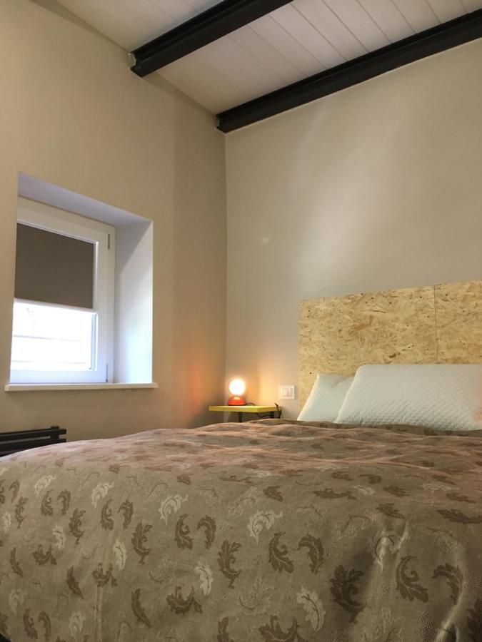 Domus Leydi Apartment Ivrea Bagian luar foto