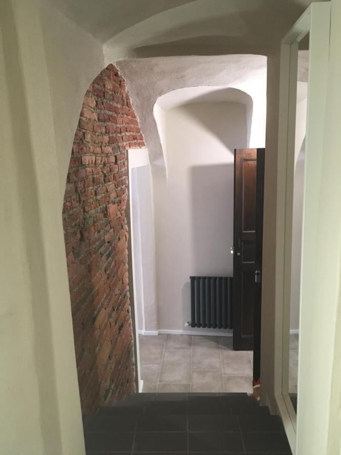 Domus Leydi Apartment Ivrea Bagian luar foto